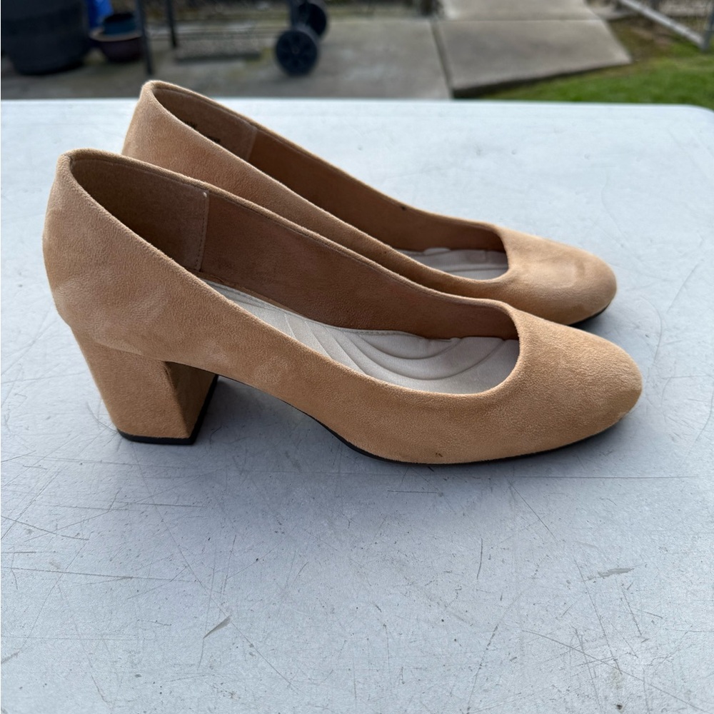 Easy Street Tan Block Heel Pumps